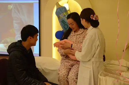 《玛丽亚·分娩预演》首秀现场爆满