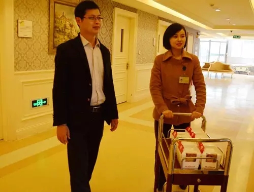 圣诞节送爱心-来自玛丽亚“家人”的温暖