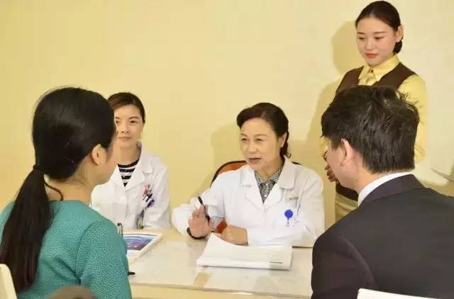 产检烦吗？累吗？何不来玛丽亚体验舒适产检！
